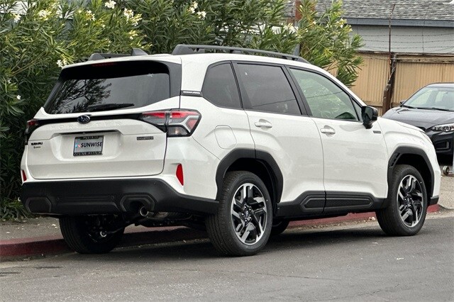 2025 Subaru Forester Limited photo 2