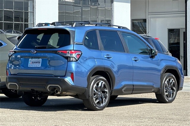 2025 Subaru Forester Limited photo 3