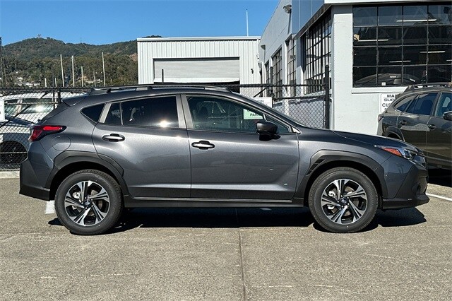 2025 Subaru Crosstrek Premium photo 2