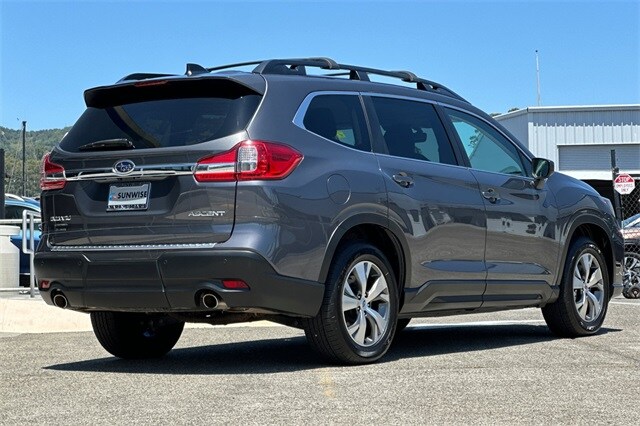 2022 Subaru Ascent Premium photo 3