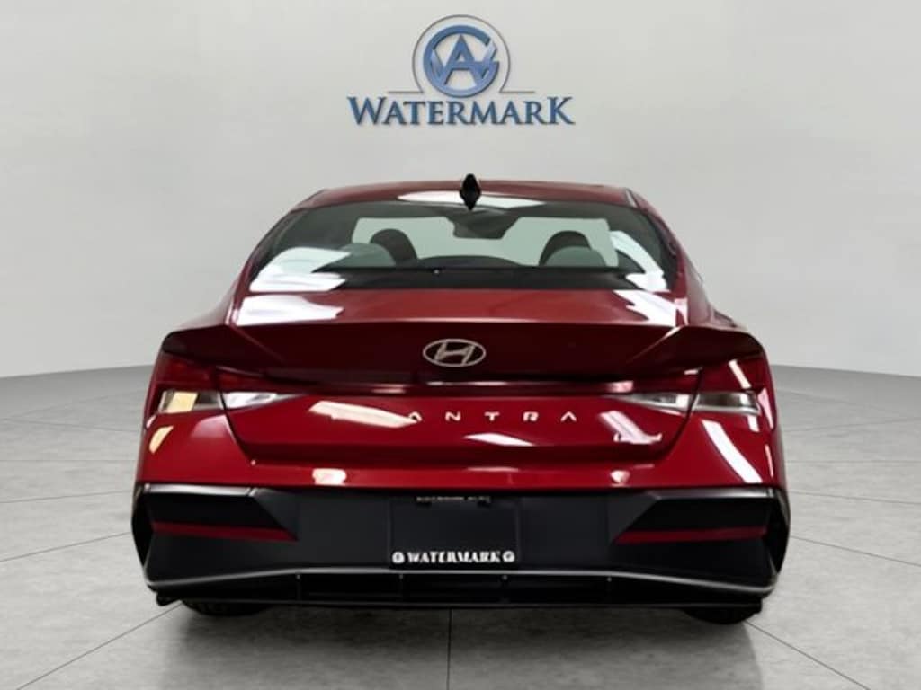 Used 2025 Hyundai Elantra Limited Sedan