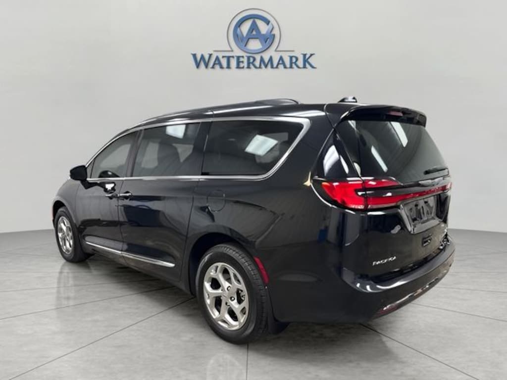 Used 2023 Chrysler Pacifica Limited Van Passenger Van