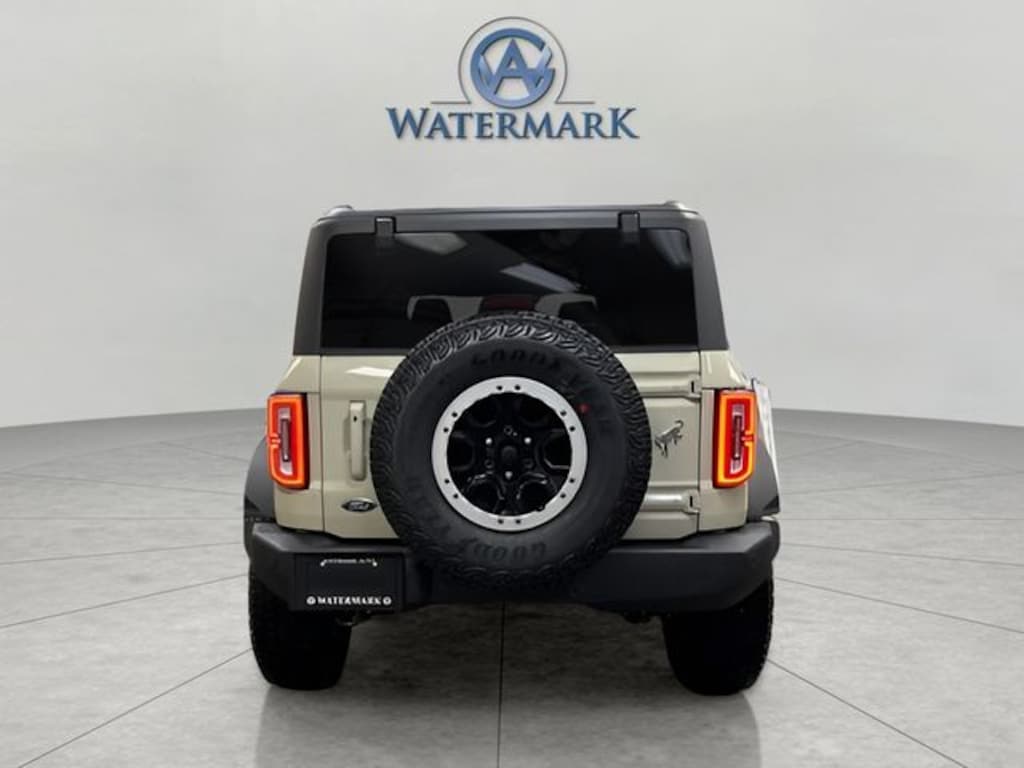 New 2025 Ford Bronco Outer Banks SUV