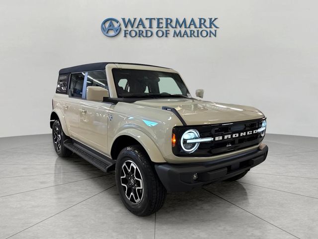 2025 Ford Bronco 4-Door Outer Banks's photo