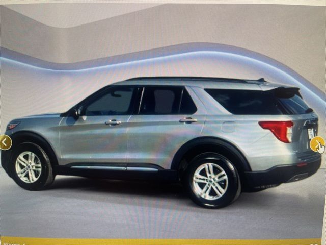 2023 Ford Explorer XLT photo 4