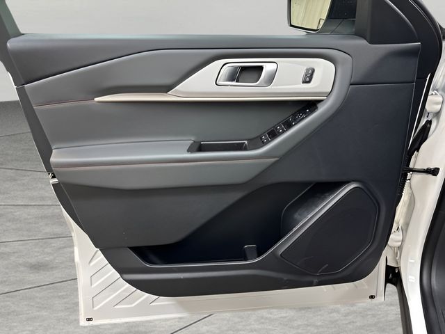 2026 Ford Explorer Active - Photo 13