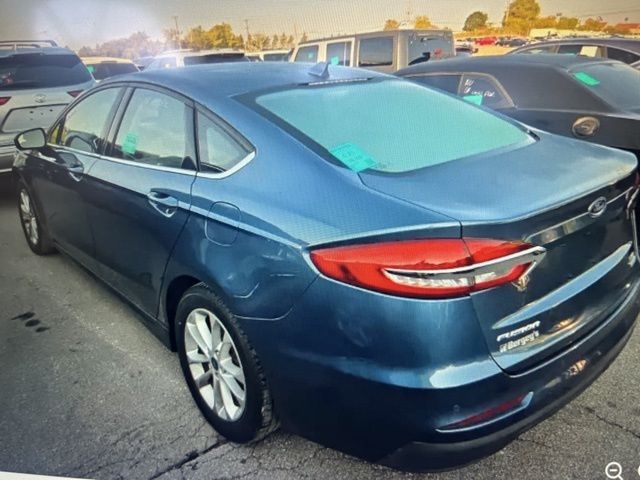 2019 Ford Fusion SE photo 3