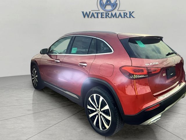 2021 Mercedes Benz GLA 250 photo 3