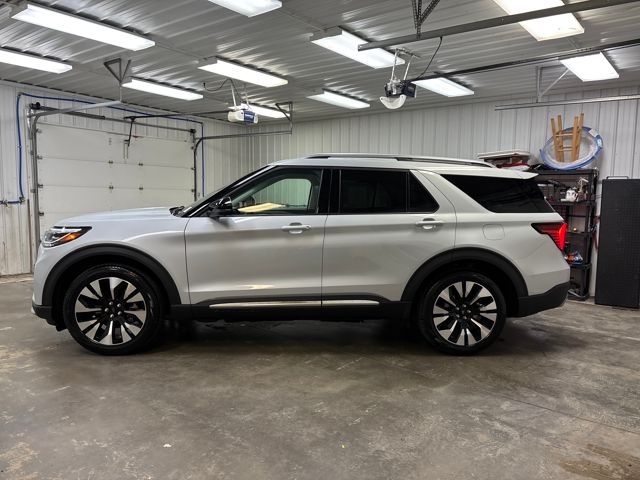 2026 Ford Explorer Platinum photo 2