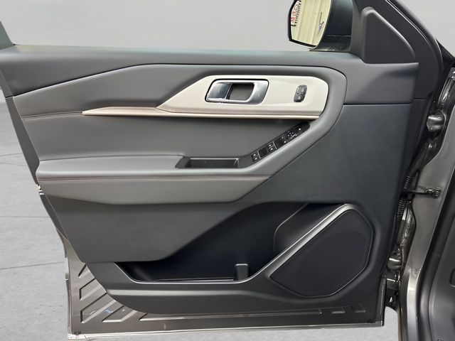 2026 Ford Explorer Active - Photo 10