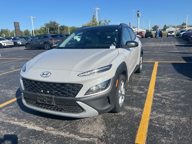 2023 Hyundai Kona SEL photo 2