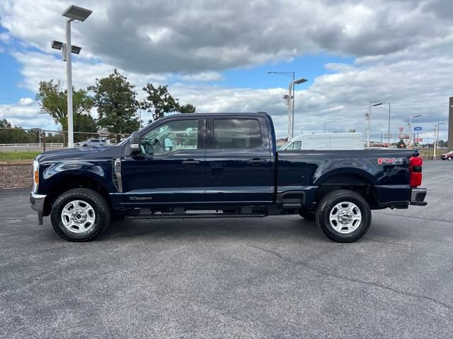 2025 Ford F-250 XLT photo 2