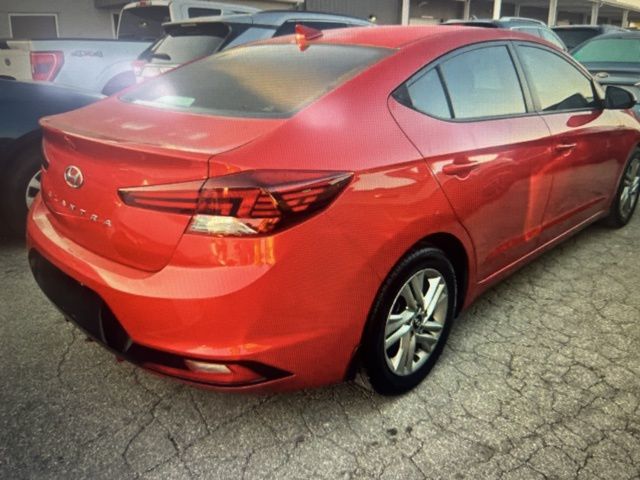 2020 Hyundai Elantra SEL photo 4
