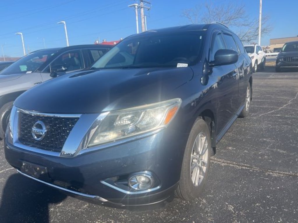 Used 2015 Nissan Pathfinder SV SUV