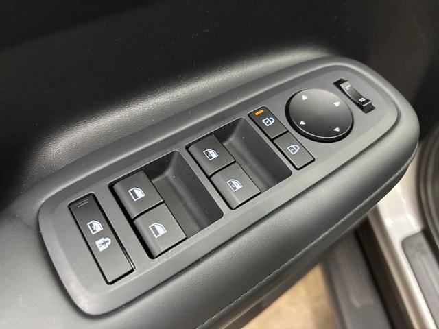 2025 Hyundai Santa Fe photo 2