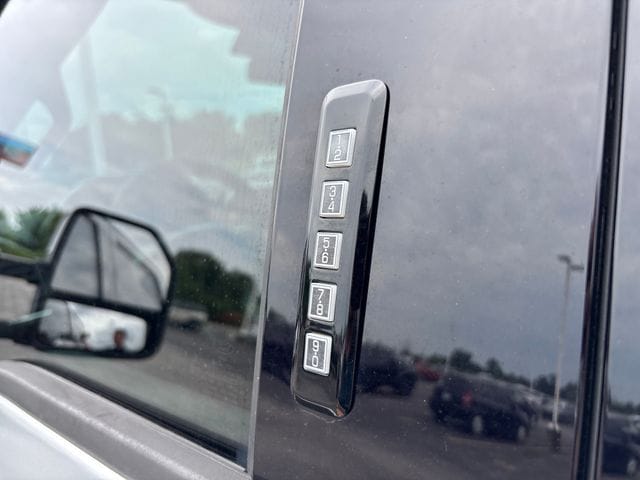 2017 Ford F-250 Super Duty Lariat - Photo 24