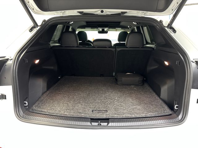 2023 Volkswagen Atlas Cross Sport SEL R-Line Black - Photo 24