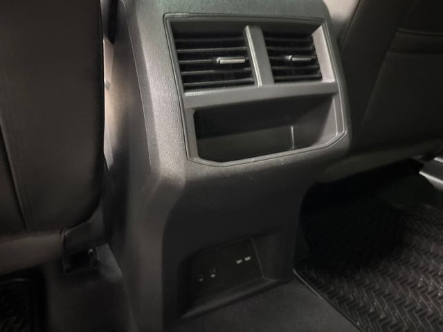 2023 Volkswagen Atlas Cross Sport SEL R-Line Black - Photo 37