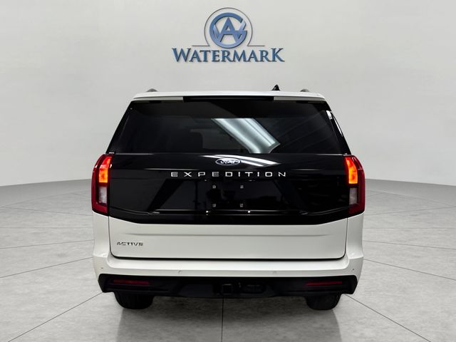 2025 Ford Expedition photo 4