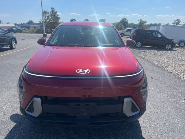 2025 Hyundai Kona SE photo 3