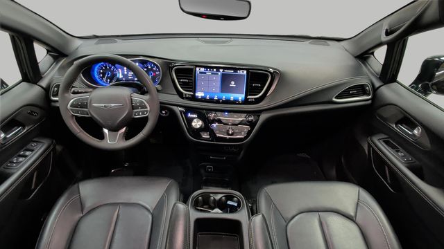 2025 Chrysler Pacifica Select - Photo 10