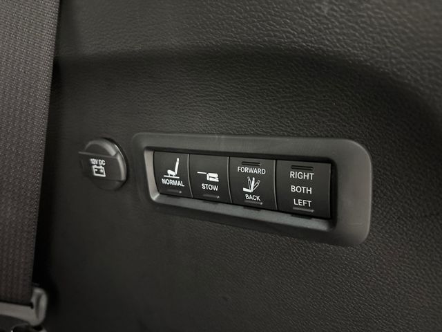2025 Chrysler Pacifica Pinnacle - Photo 39