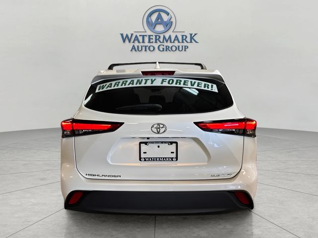 2021 Toyota Highlander XLE photo 4