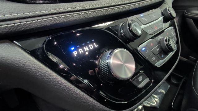 2025 Chrysler Pacifica Select - Photo 21