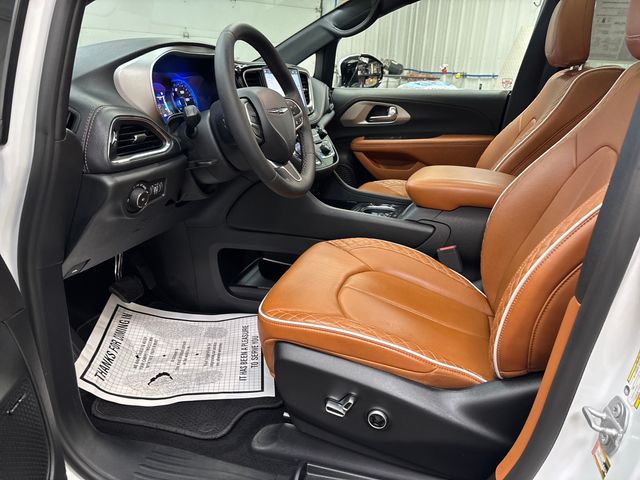 2025 Chrysler Pacifica Pinnacle - Photo 20
