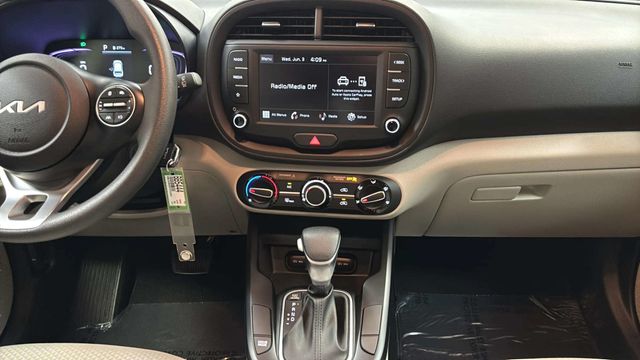 2025 Kia Soul LX - Photo 12