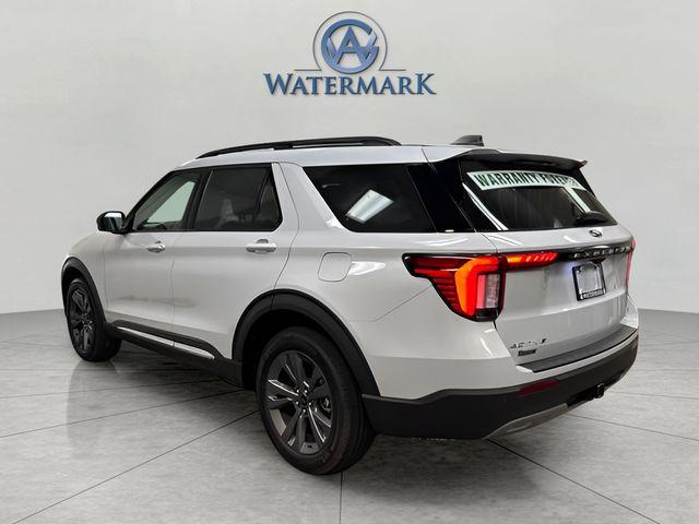 2025 Ford Explorer photo 3