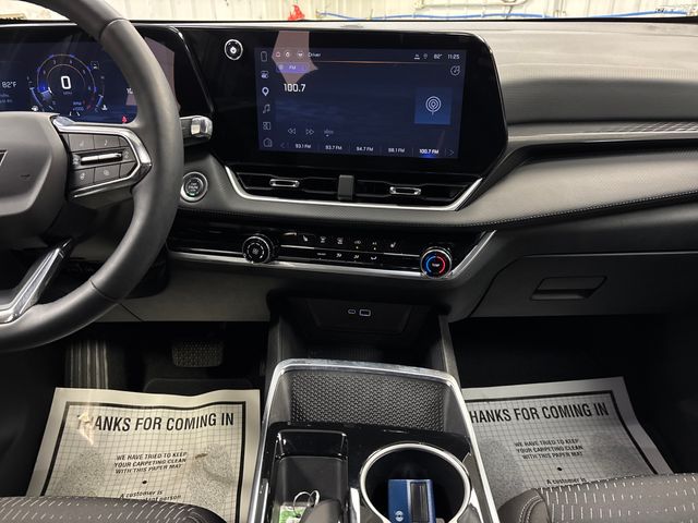2025 Chevrolet Equinox LT - Photo 12