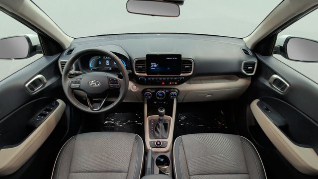 2025 Hyundai Venue Limited - Photo 11