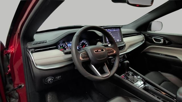 2025 Jeep Compass Limited - Photo 16
