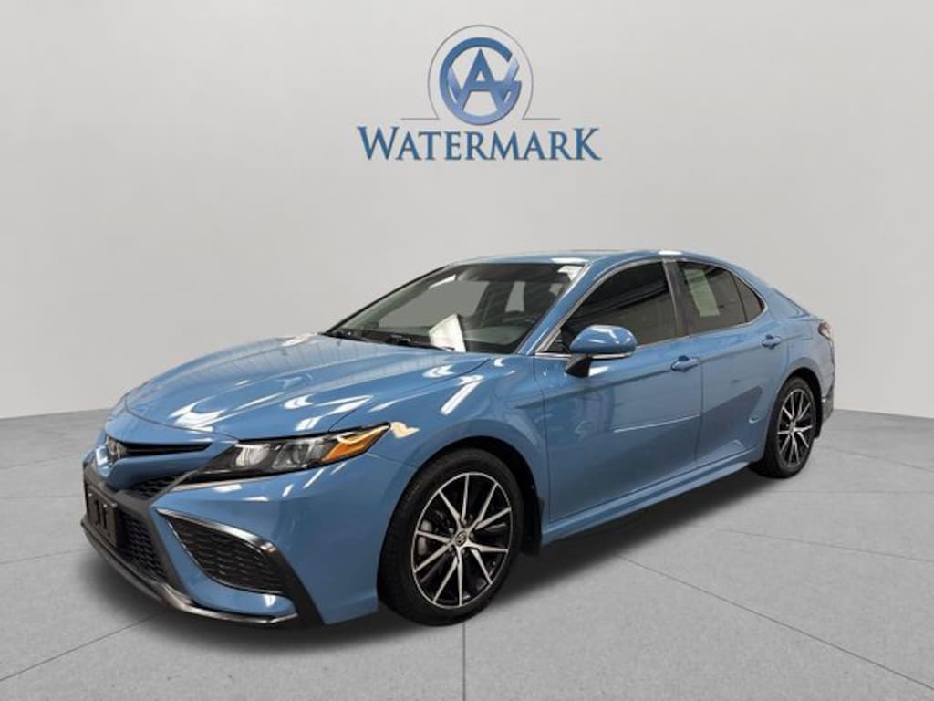 Used 2023 Toyota Camry SE Sedan