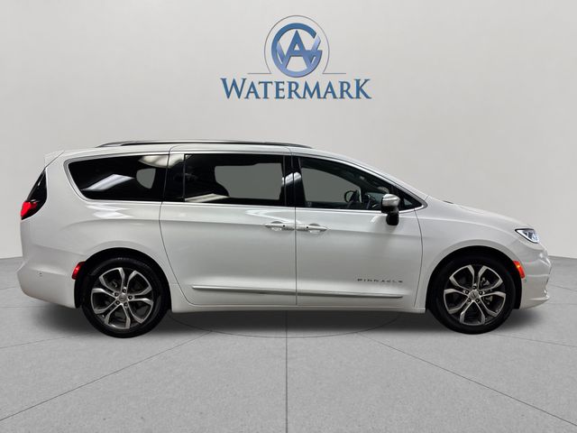 2025 Chrysler Pacifica Pinnacle - Photo 14