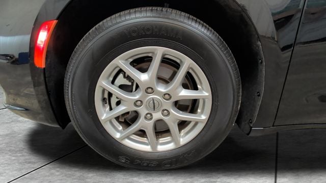 2025 Chrysler Pacifica Select - Photo 14