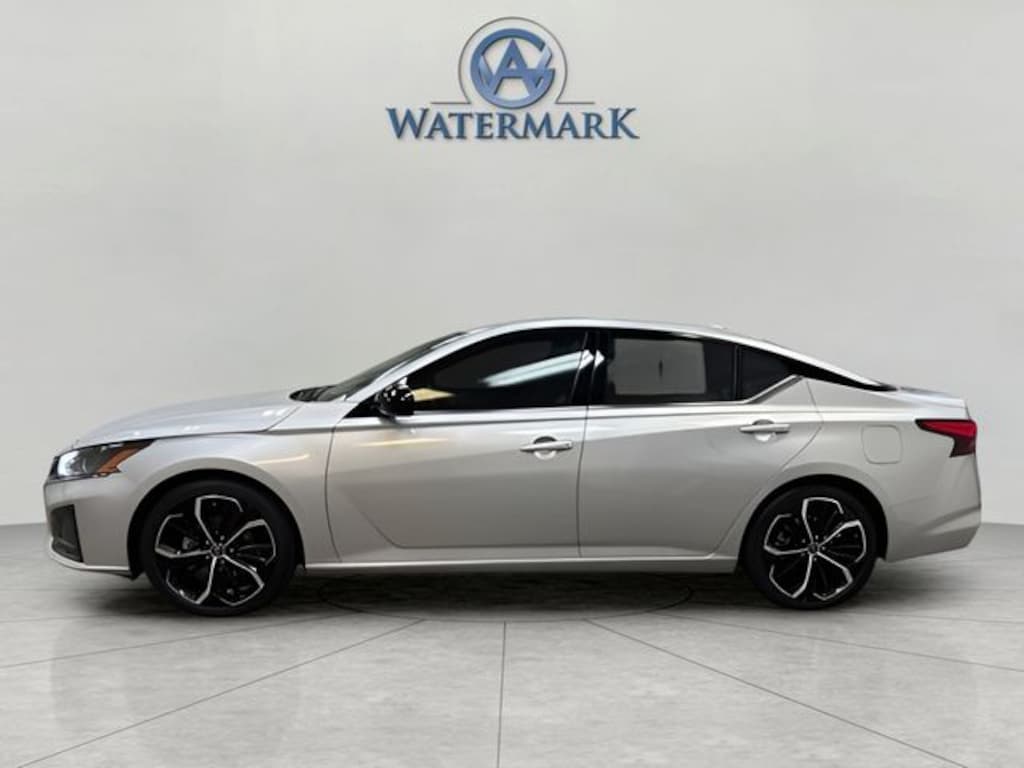 Used 2024 Nissan Altima 2.5 SR Sedan