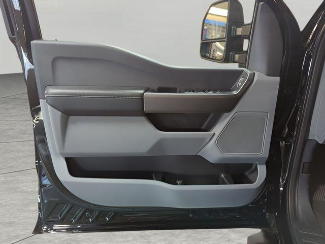 2025 Ford F-250 XL photo 3