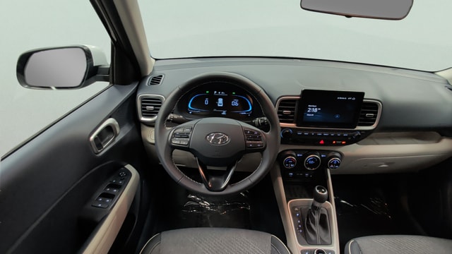 2025 Hyundai Venue Limited - Photo 12