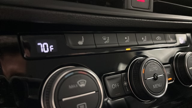 2023 Volkswagen Jetta SE - Photo 24