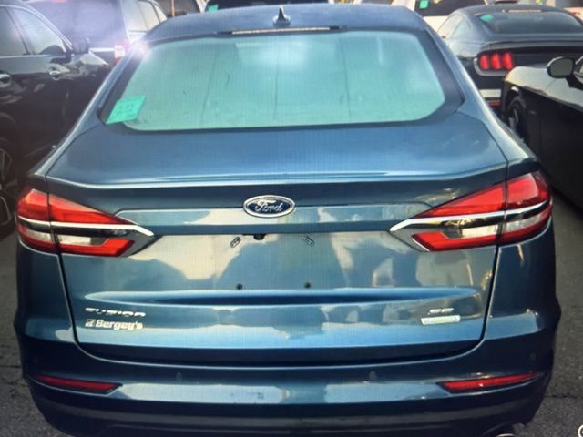 2019 Ford Fusion SE photo 4