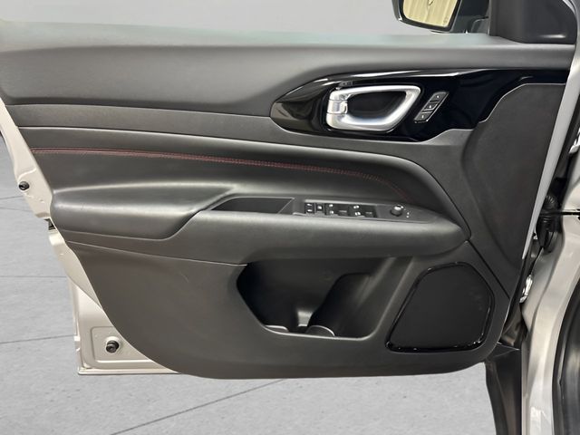 2025 Jeep Compass Trailhawk - Photo 11