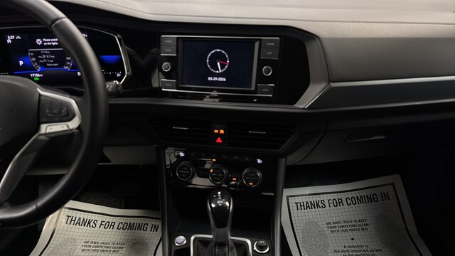 2023 Volkswagen Jetta SE - Photo 11