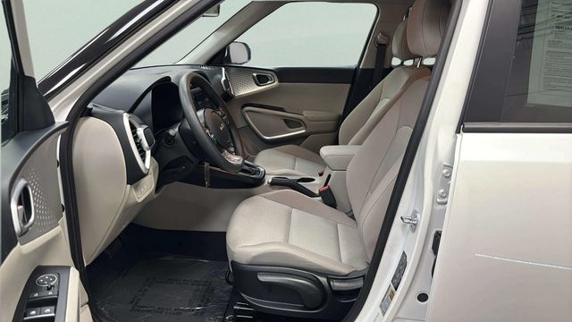 2025 Kia Soul LX - Photo 10