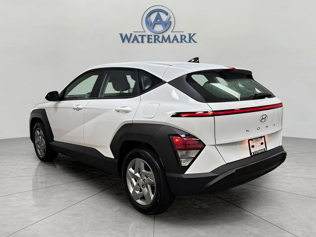 2025 Hyundai Kona SE photo 3