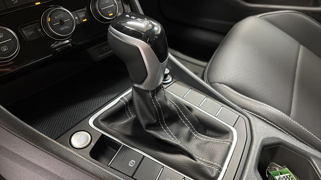2023 Volkswagen Jetta SE - Photo 18