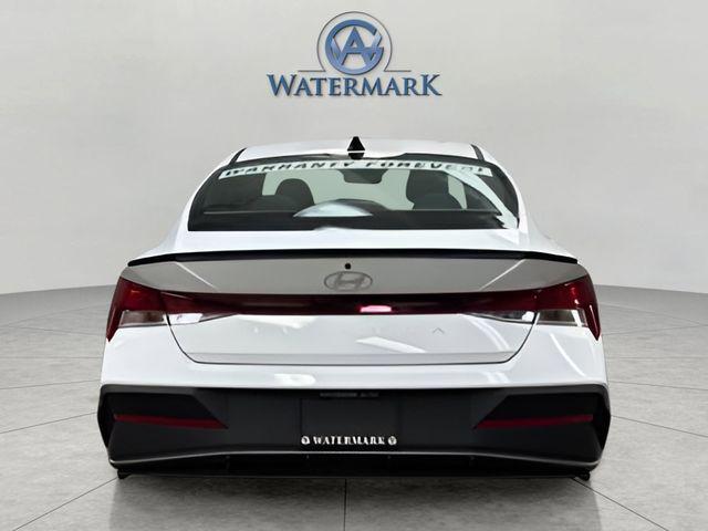 2025 Hyundai Elantra SEL Sport photo 3