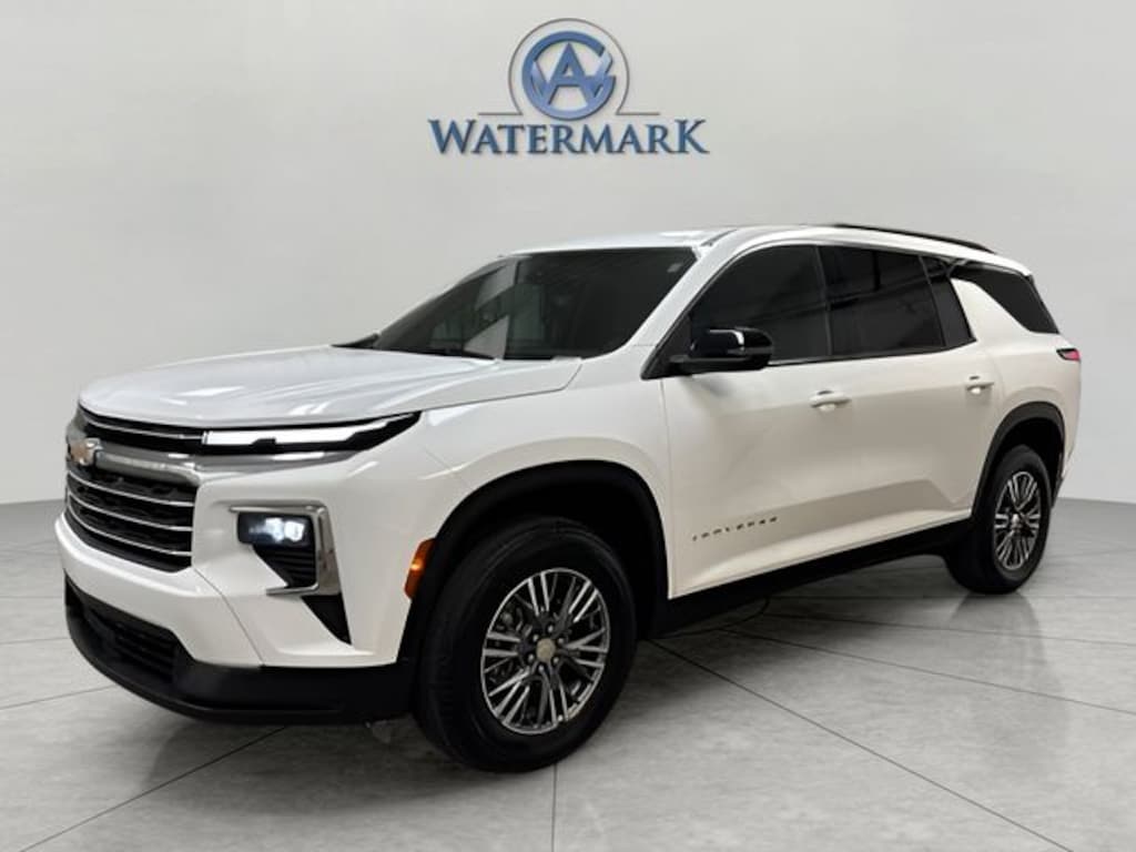 Used 2025 Chevrolet Traverse LT SUV