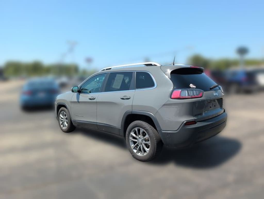 Used 2019 Jeep Cherokee Latitude Plus FWD SUV